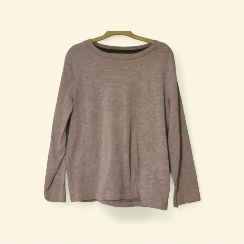 Old Navy Boys Gray Size 5 Versitile long sleeve t-shirt EUC